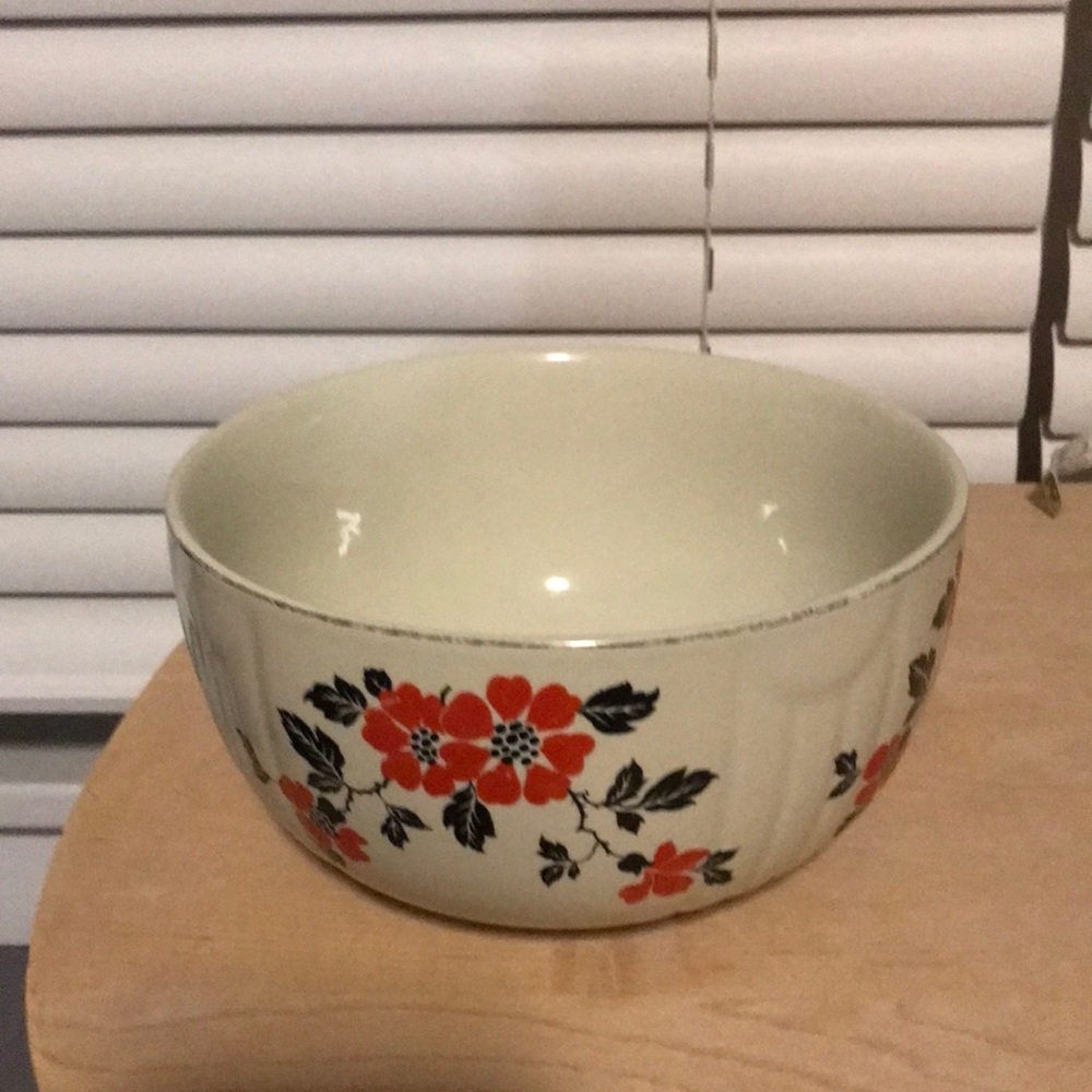 Hall’s Red Poppy Vintage Bowl